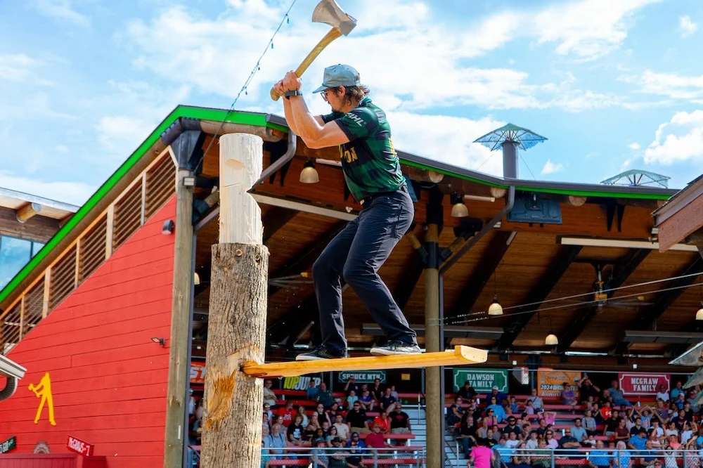 Paula Deen’s Lumberjack Feud Supper Show